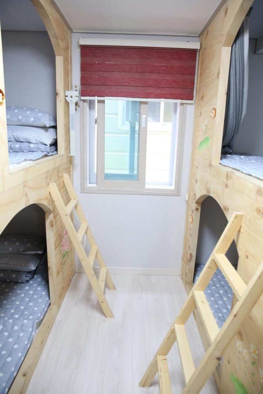 Coco Capsule Guesthouse Busan Exterior foto